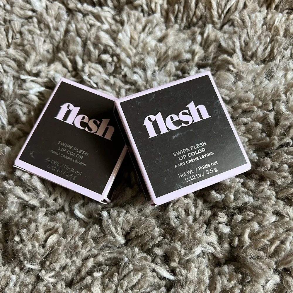 NWT flesh swipe flesh lip color 104 puffy